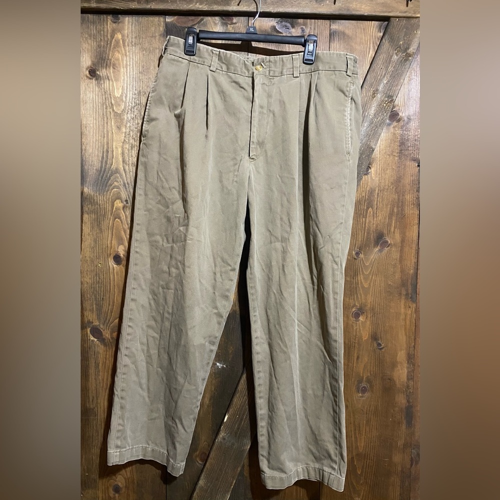 Bills Khakis Pleated Front, size 37, smoke free home